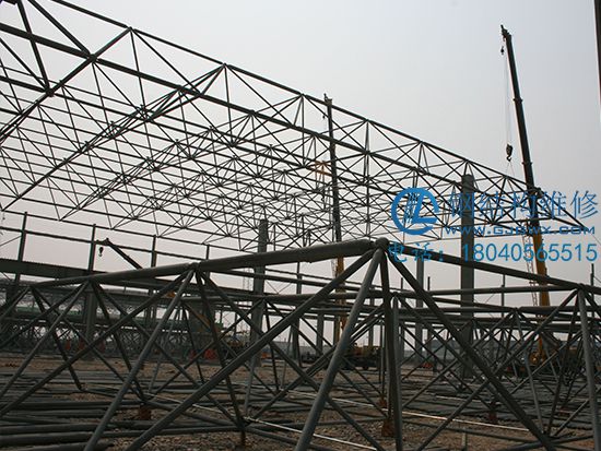 網(wǎng)架屋面安裝公司(圖1) 網(wǎng)架屋面安裝公司(圖1)